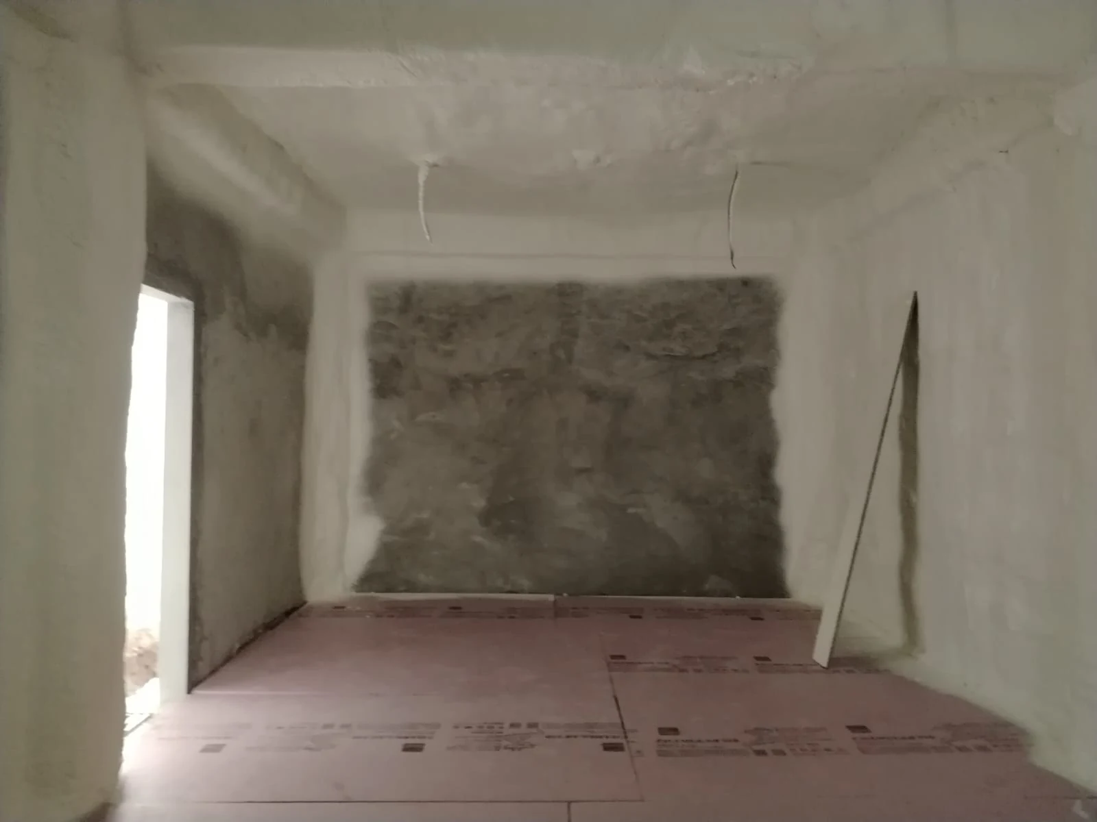 Cámara de refrigeración aislada con poliuretano